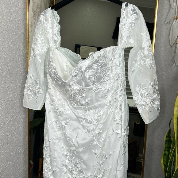 HOUSE OF CB 'Isabelle' White Lace Long Sleeve Bridal Gown NWOT - Picture 12 of 16
